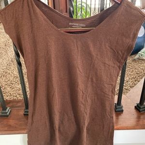 Downeast basic essential tee. Size m.